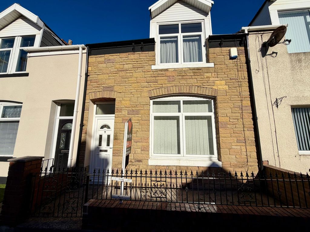 Property photo 3 of 12