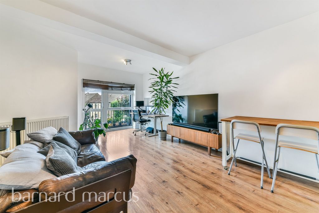 Property photo 2 of 9