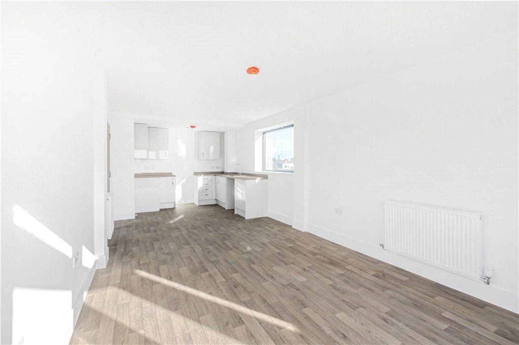 Property photo 1 of 10 Kitchen/Living Room
