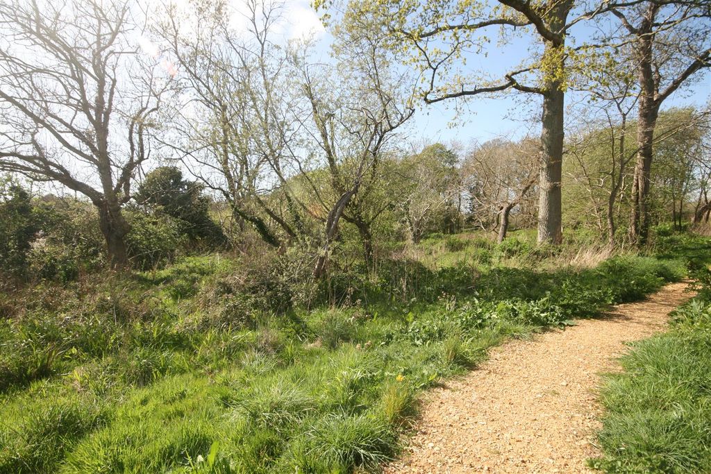 Property photo 2 of 15 Woodland Walk.Jpg
