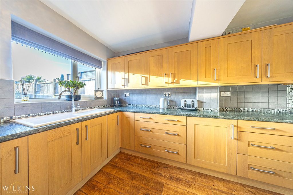 Property photo 3 of 35 Picture No. 11