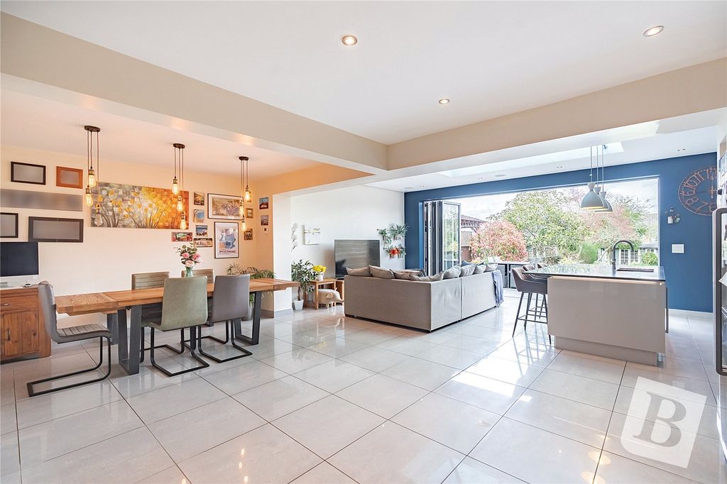 Property photo 3 of 23 Picture No. 06