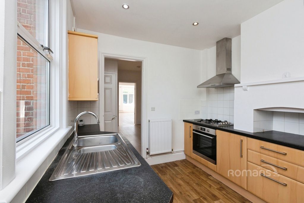 Property photo 3 of 12 Pbox-Img.Jpg