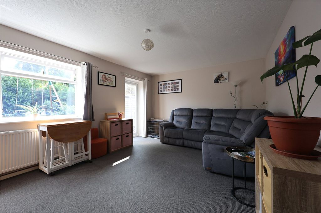 Property photo 2 of 14 Picture No. 32