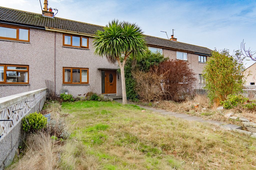 Property photo 1 of 32