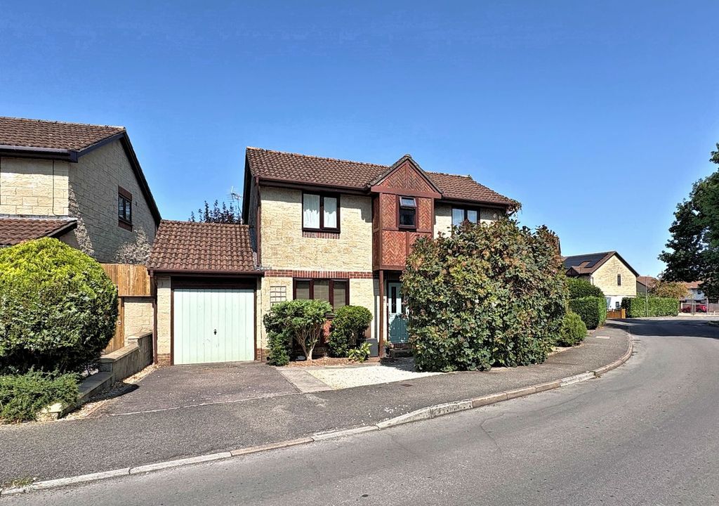 Property photo 1 of 18