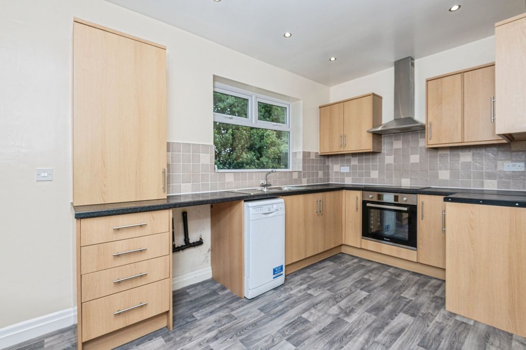 Property photo 2 of 16 Kitchen