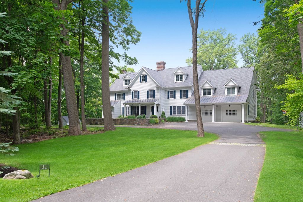 Property photo 1 of 28