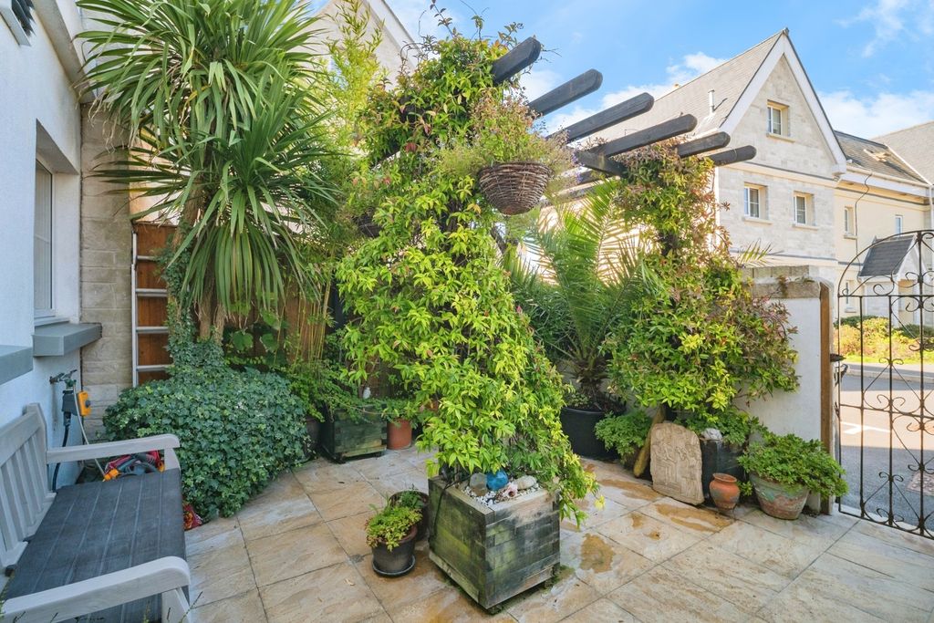 Property photo 2 of 21 Photo