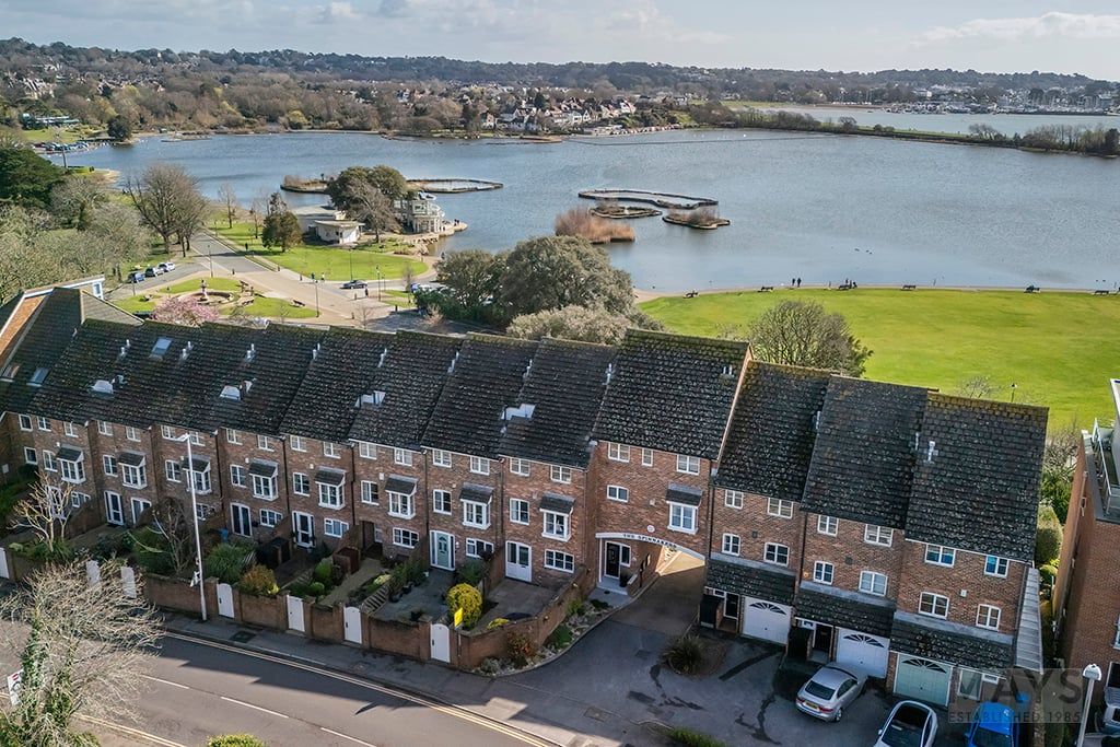 Property photo 3 of 33