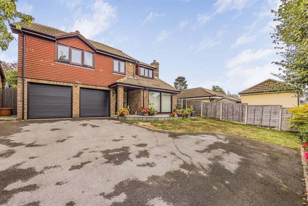 Property photo 1 of 28 2 Woodland View, Horndean-Porticomarketing-Soldby-