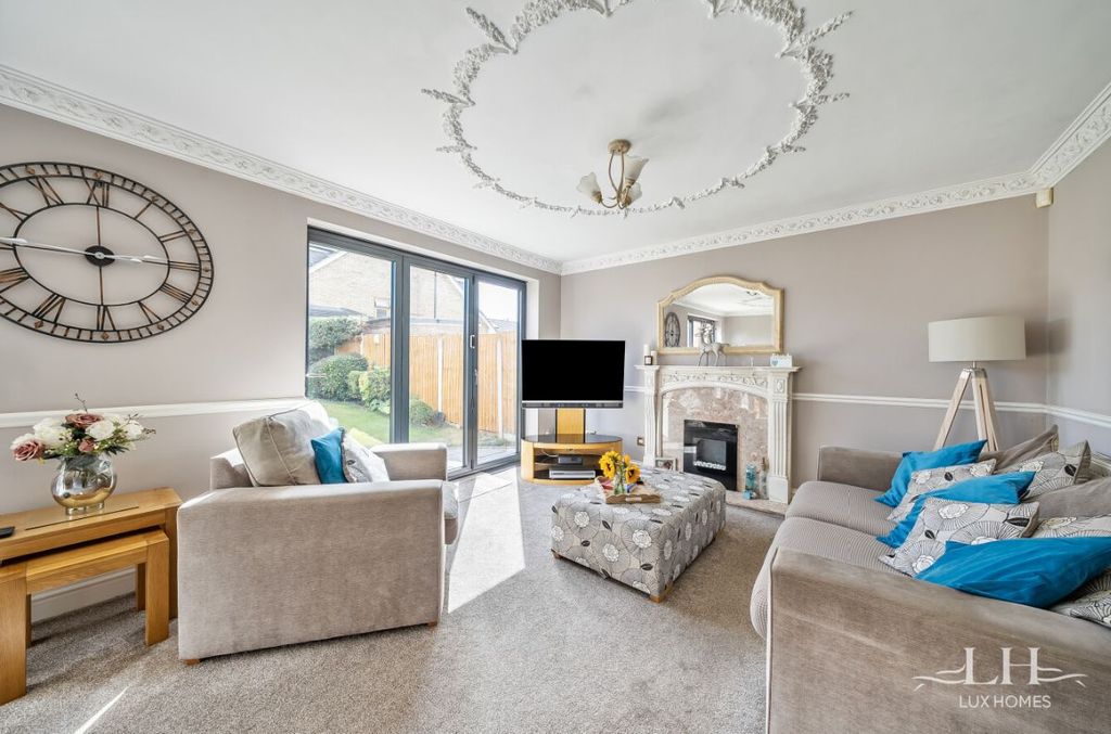 Property photo 2 of 23