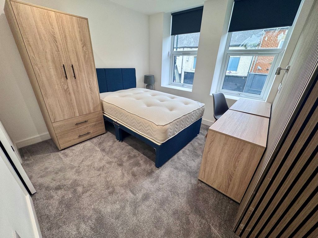 Property photo 1 of 3