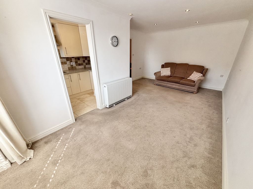 Property photo 3 of 21