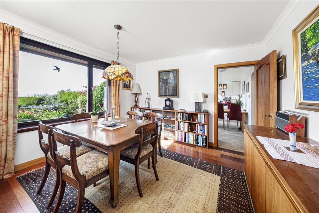 Property photo 3 of 32 17.Jpg