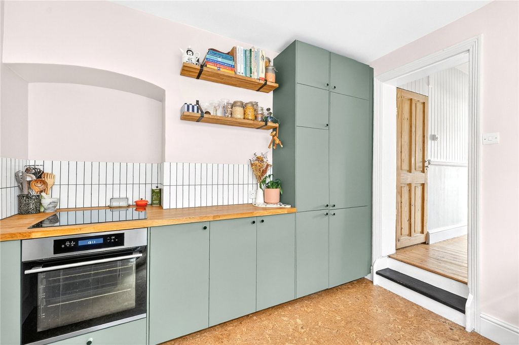 Property photo 3 of 13 Picture No. 10