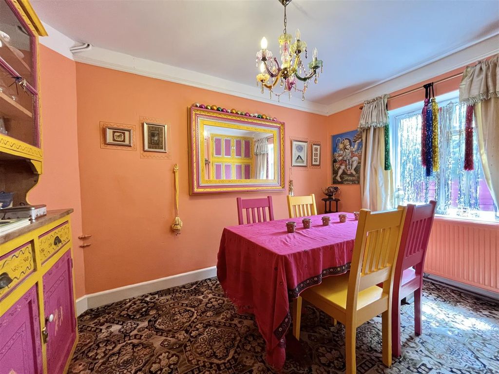 Property photo 3 of 28