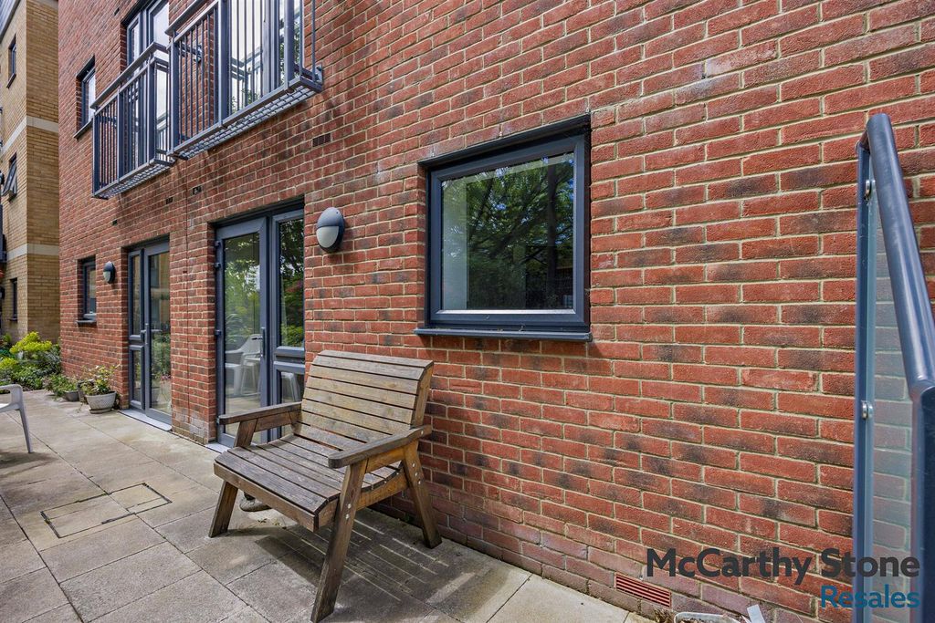 Property photo 3 of 36 8691155-Exterior01-800.Jpg
