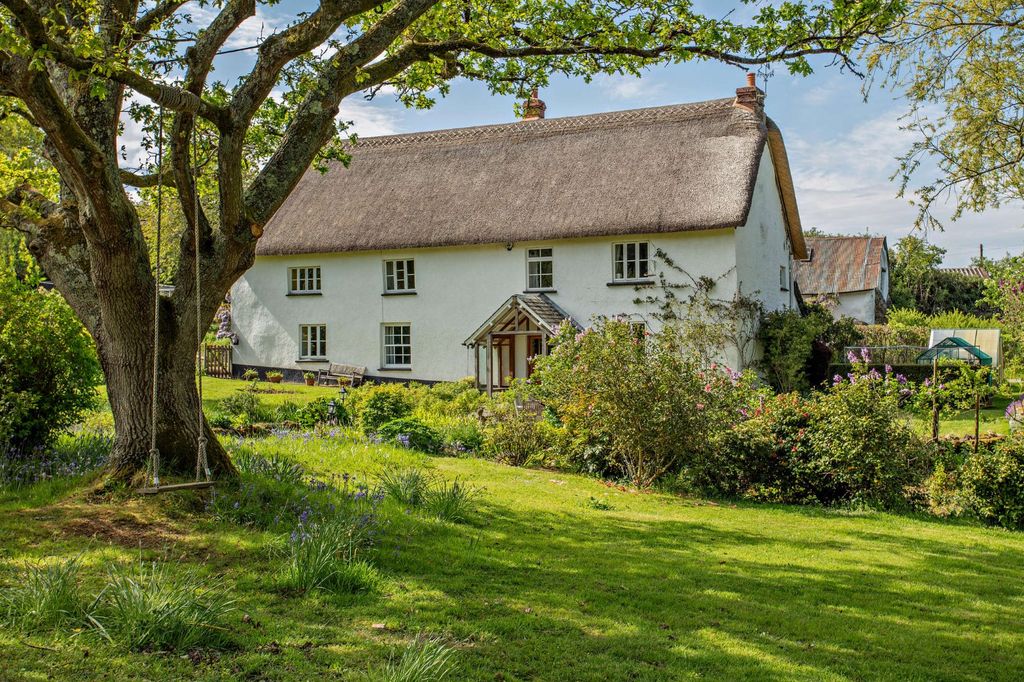 Property photo 1 of 30 Old Venn