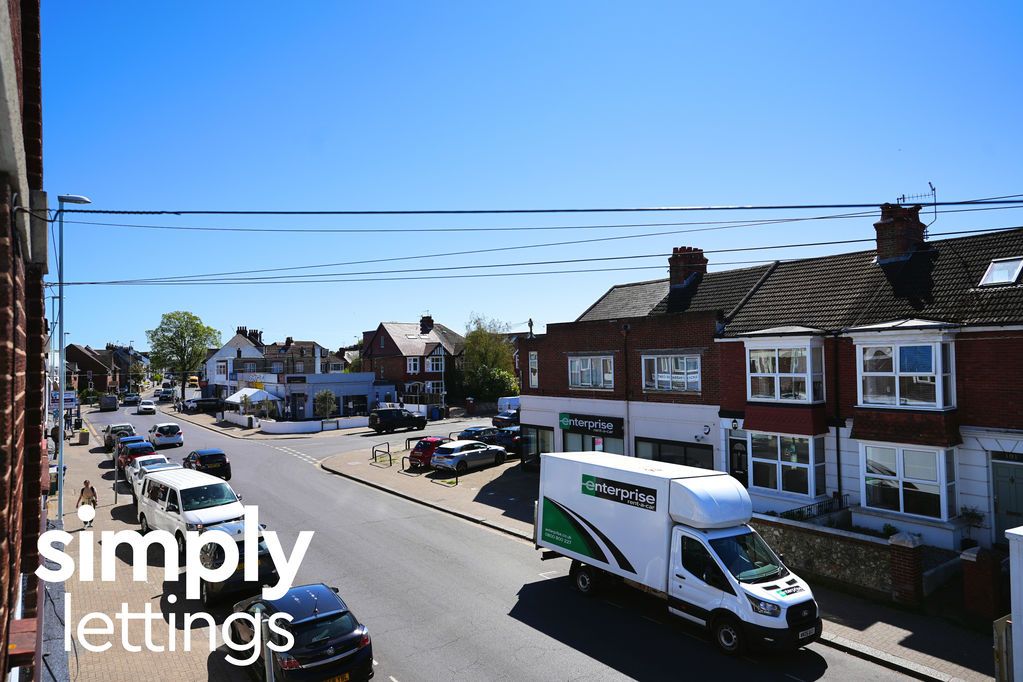 Property photo 3 of 8 Photo 10