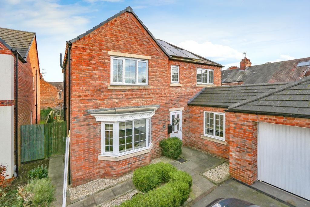 Property photo 1 of 32 3703970