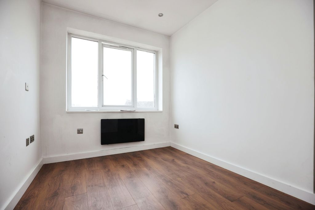 Property photo 3 of 12 Image