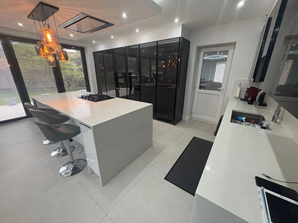 Property photo 1 of 12 Five Bedroom , Four Bathroom And 2 Reception Semi Detached House For Sale In Tw5