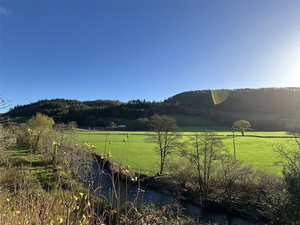 Property photo 3 of 22 Picture No. 04