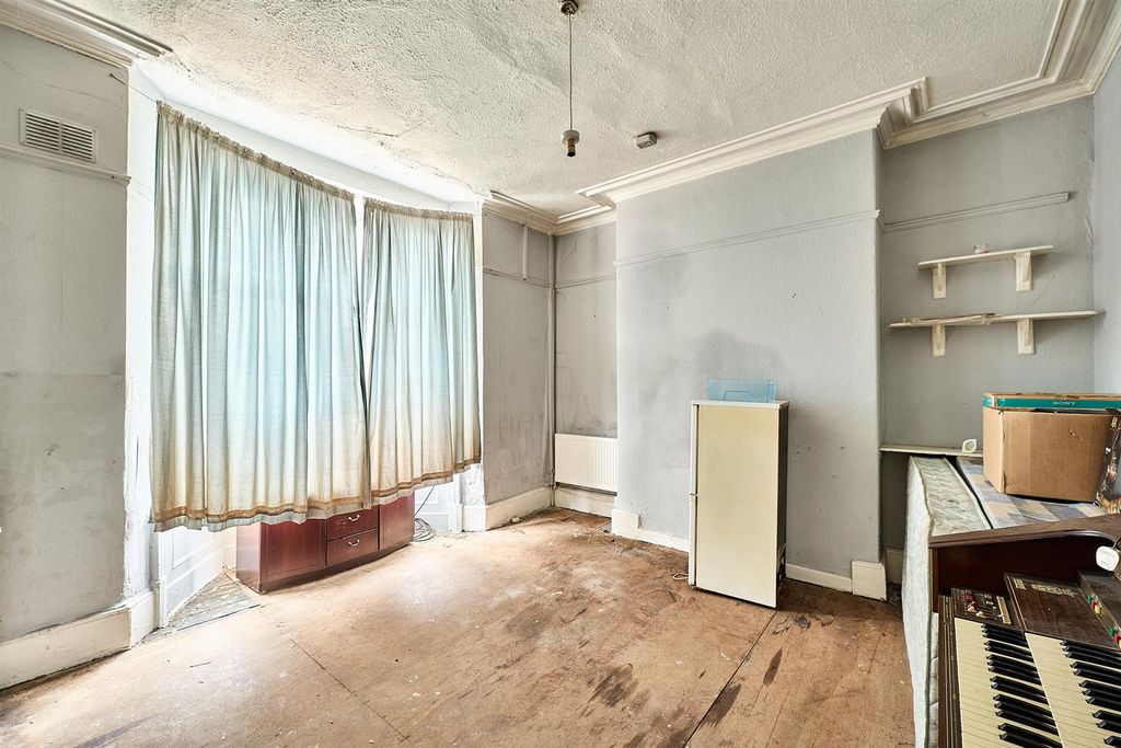 Property photo 3 of 14