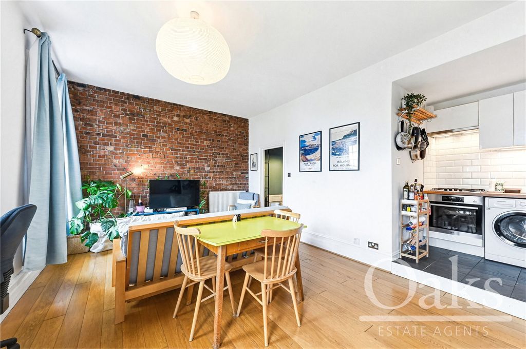 Property photo 3 of 8 Picture No. 13