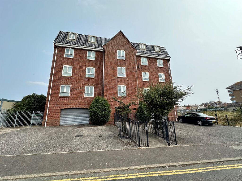 Property photo 1 of 9