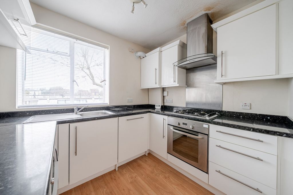 Property photo 2 of 12 Kitchen