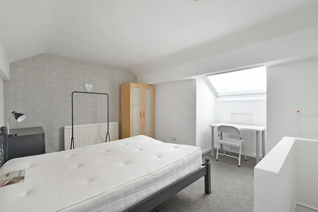 Property photo 1 of 10 Bright And Inviting Master Bedroom Featuring A Spa...