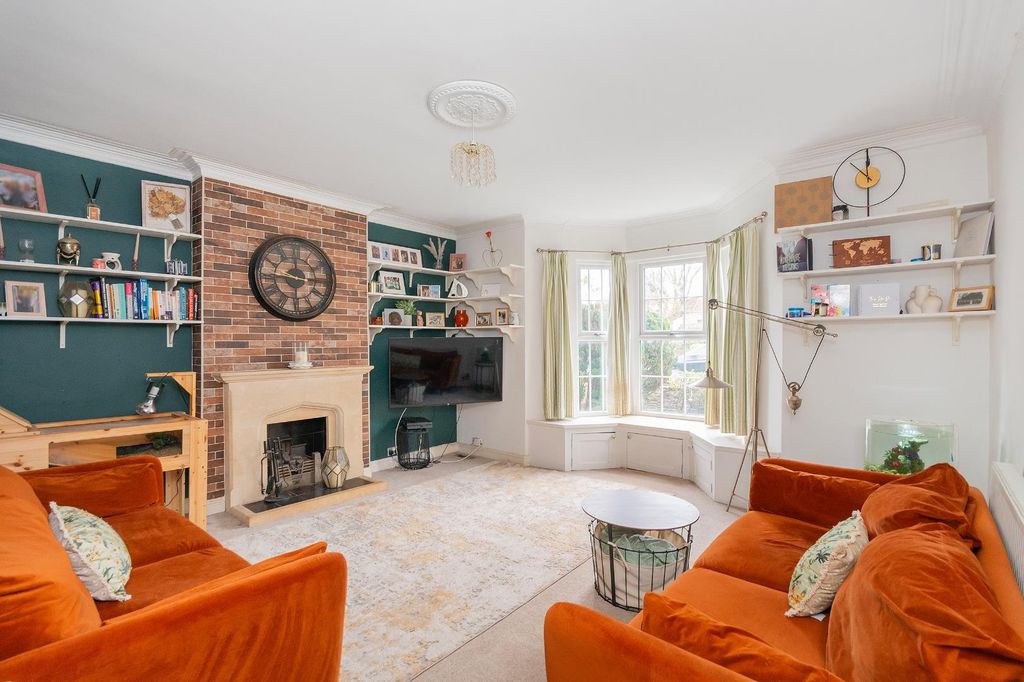 Property photo 3 of 26 C1V0D5Rfs - Living Room C.Jpg