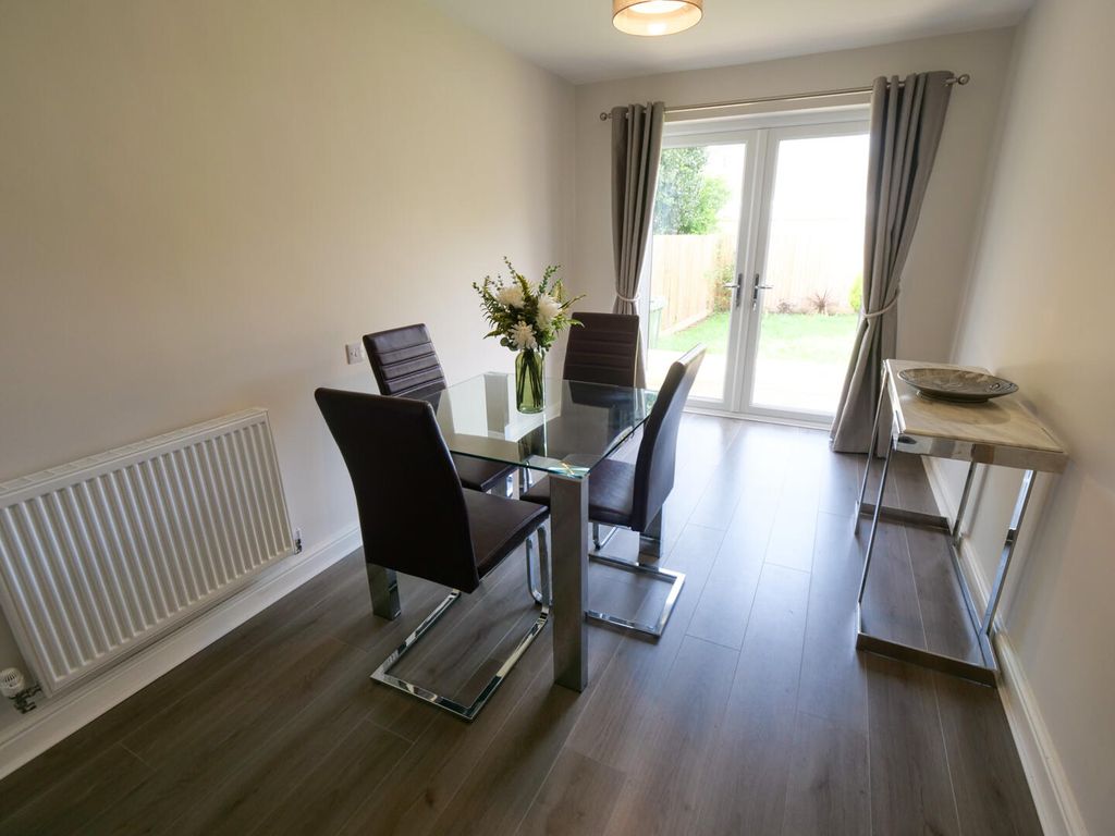 Property photo 3 of 14 Dining Room