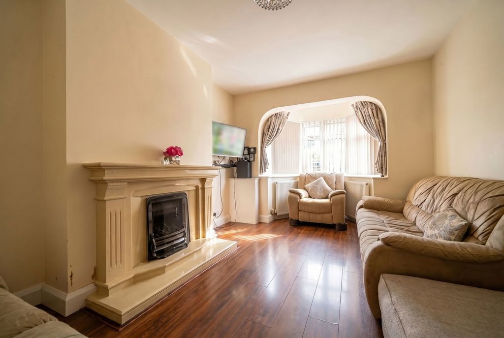 Property photo 2 of 22