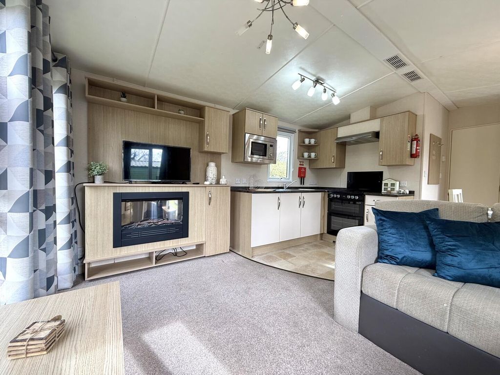 Property photo 3 of 9