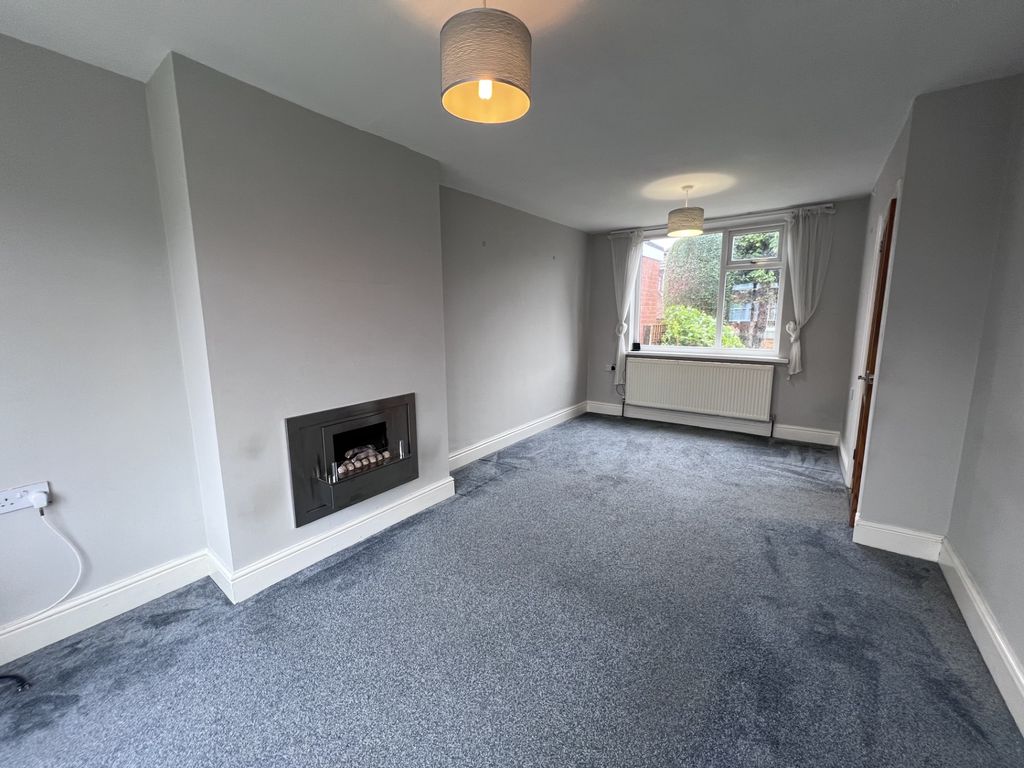 Property photo 2 of 11 Living Room