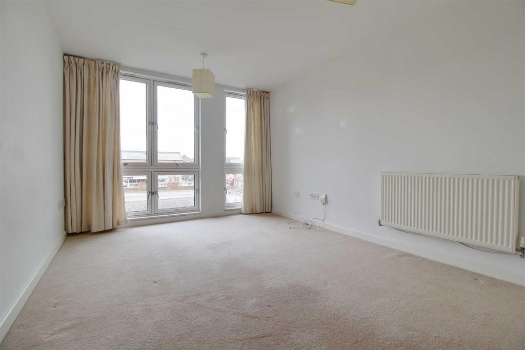 Property photo 3 of 7