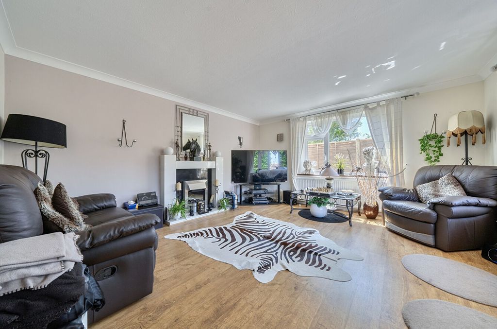 Property photo 2 of 16