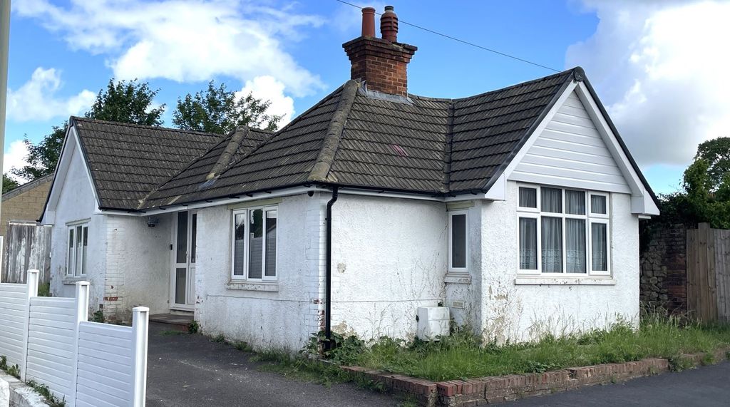 Property photo 1 of 11