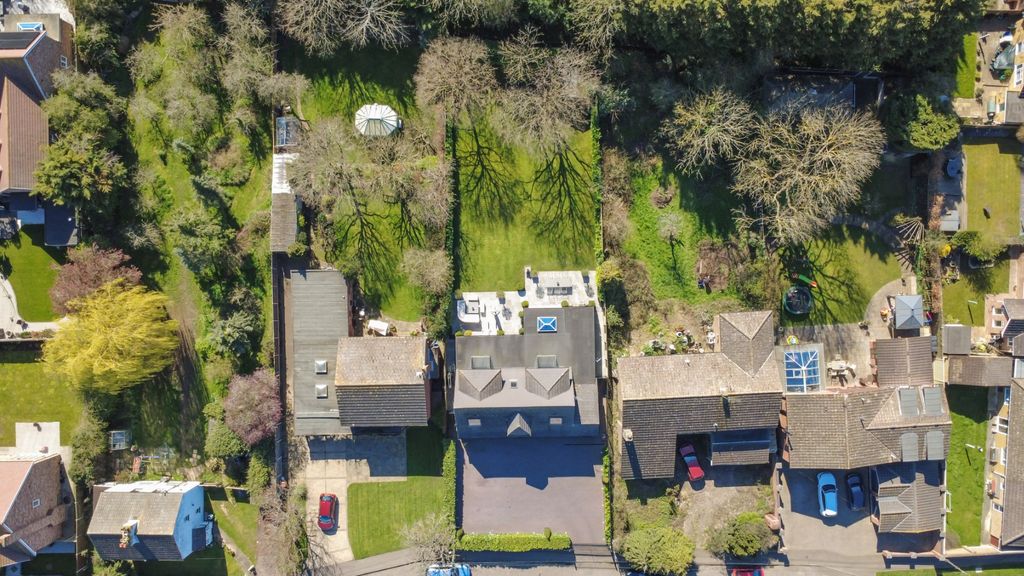 Property photo 2 of 32 4998351