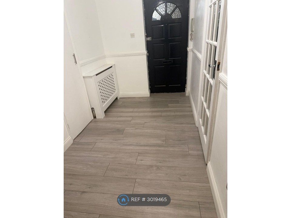 Property photo 2 of 9 Entrance Hallway - Image 1