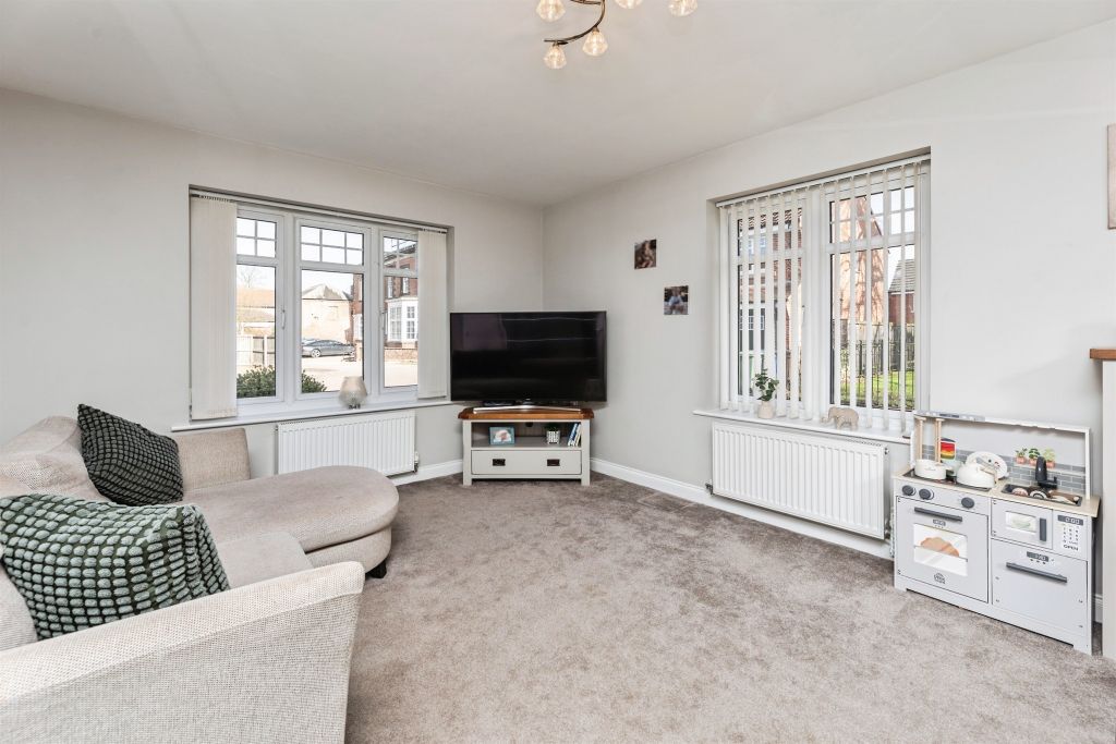 Property photo 3 of 12