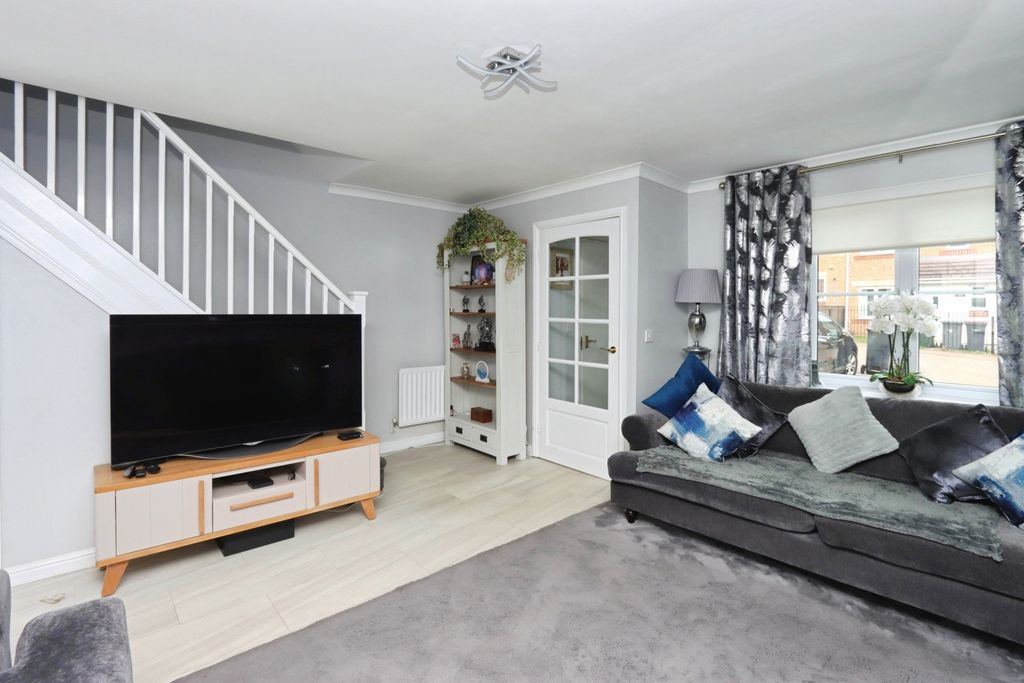 Property photo 3 of 17 Photo