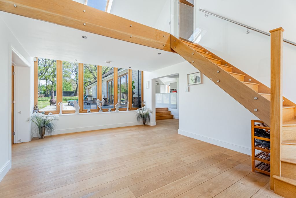 Property photo 3 of 44 Akeman Residential