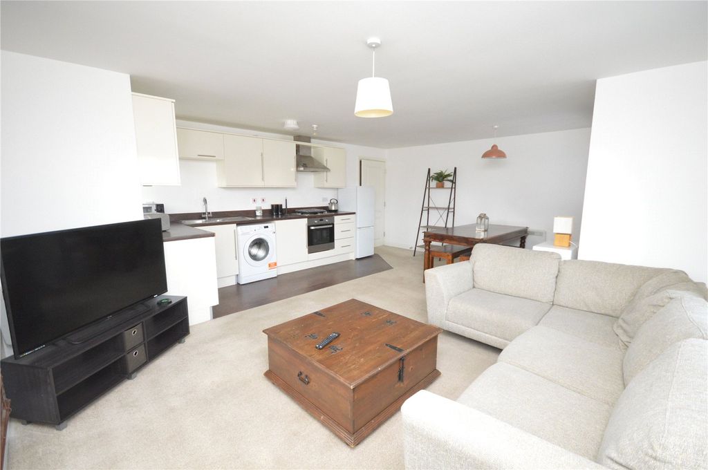 Property photo 3 of 11 Picture 3