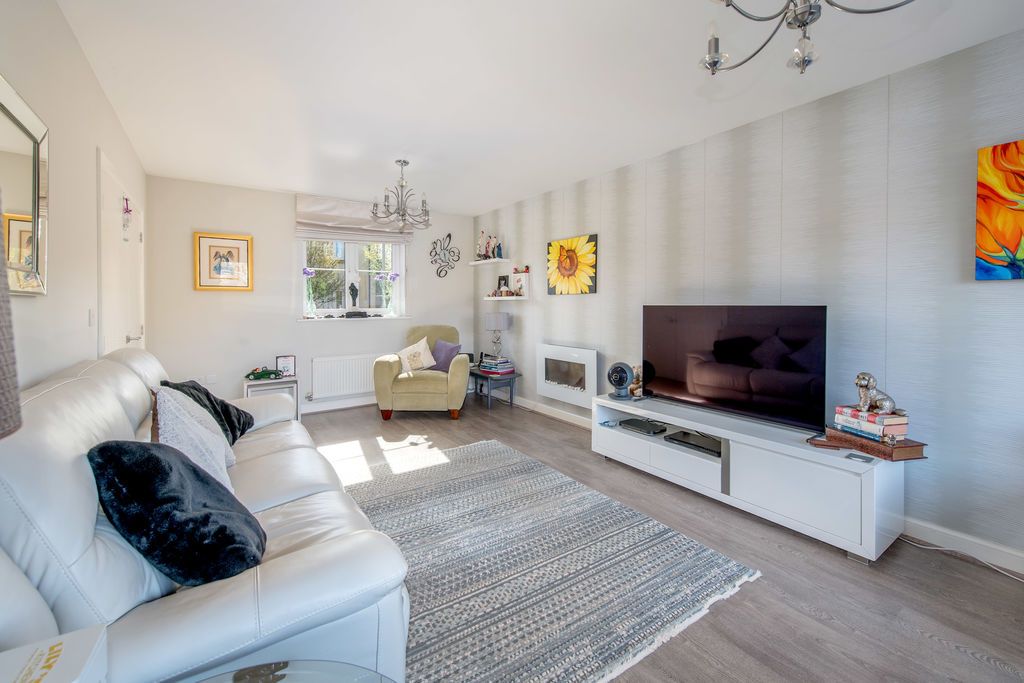 Property photo 3 of 27 Sitting Room