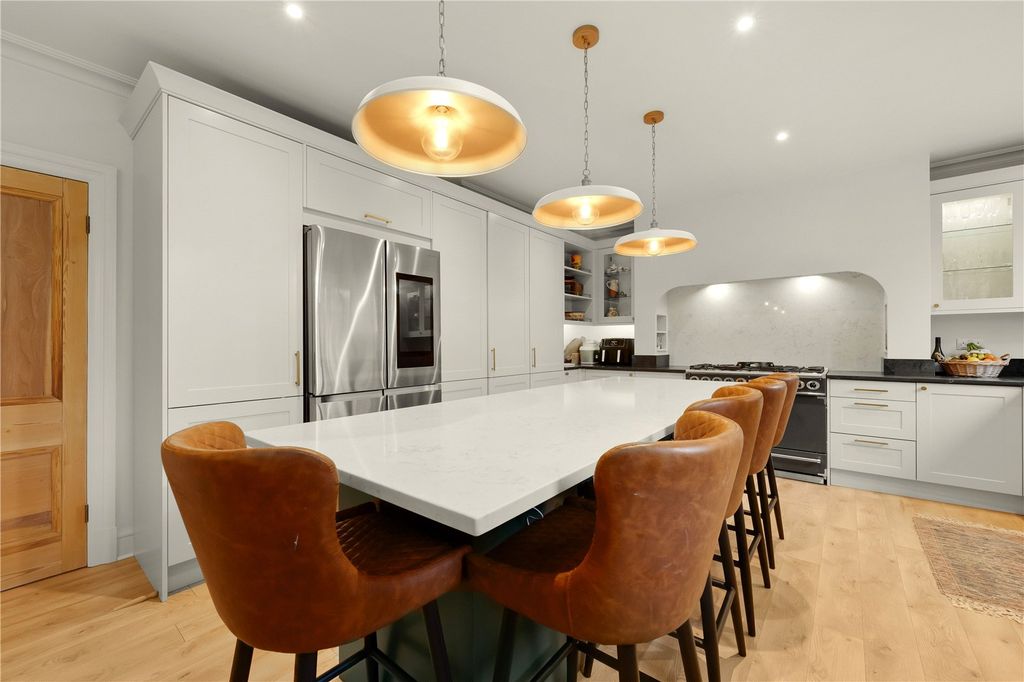 Property photo 3 of 14 Kitchen