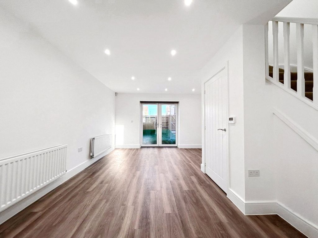 Property photo 2 of 12 Picture No. 04